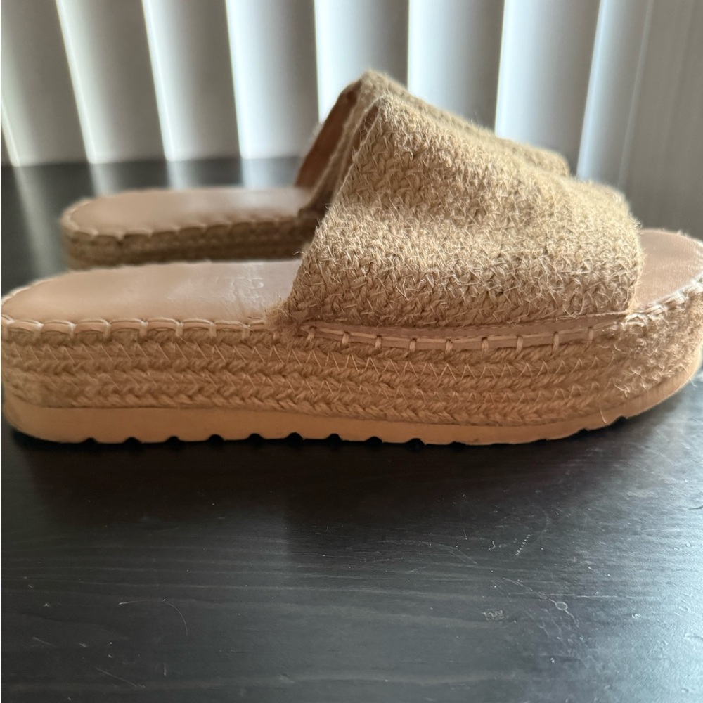Beige platform sandals women’s size 7